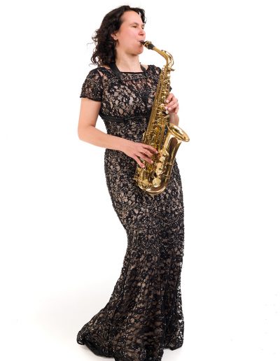 Maja Barroso Lisac with Saxophone